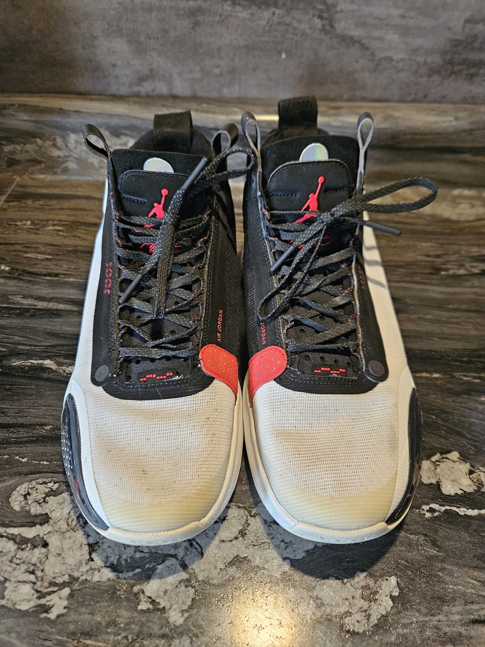 Jordan 34 Chicago 2019 Size 9.5 - Picture 12 of 15